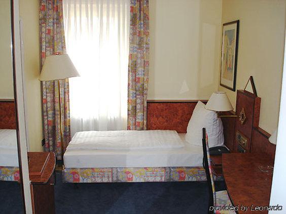 Hotel President Frankfurt Frankfurt am Main Szoba fotó